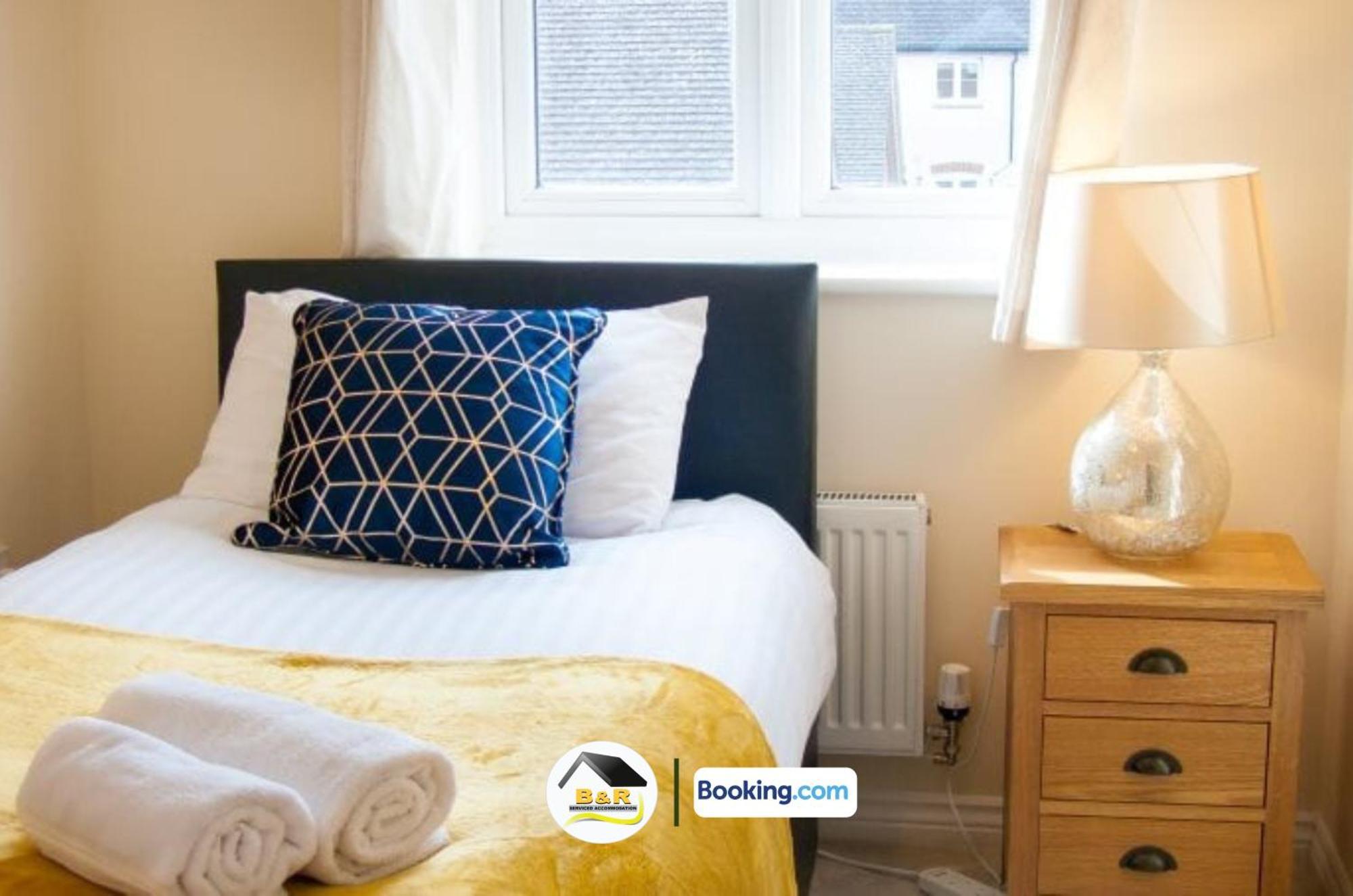3 Bedroom House By B And R Serviced Accommodation Amesbury With Super Fast Wi-Fi 145Mbps Exterior photo