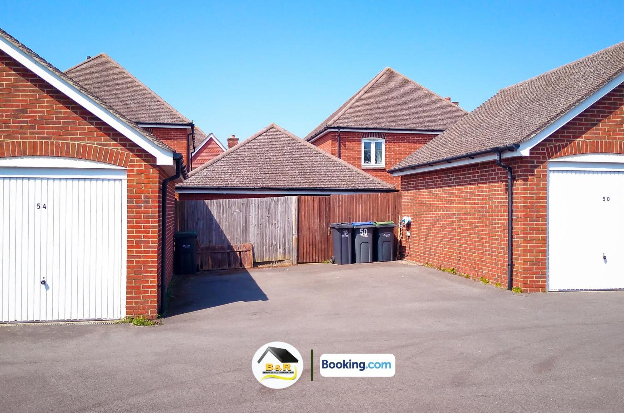 3 Bedroom House By B And R Serviced Accommodation Amesbury With Super Fast Wi-Fi 145Mbps Exterior photo