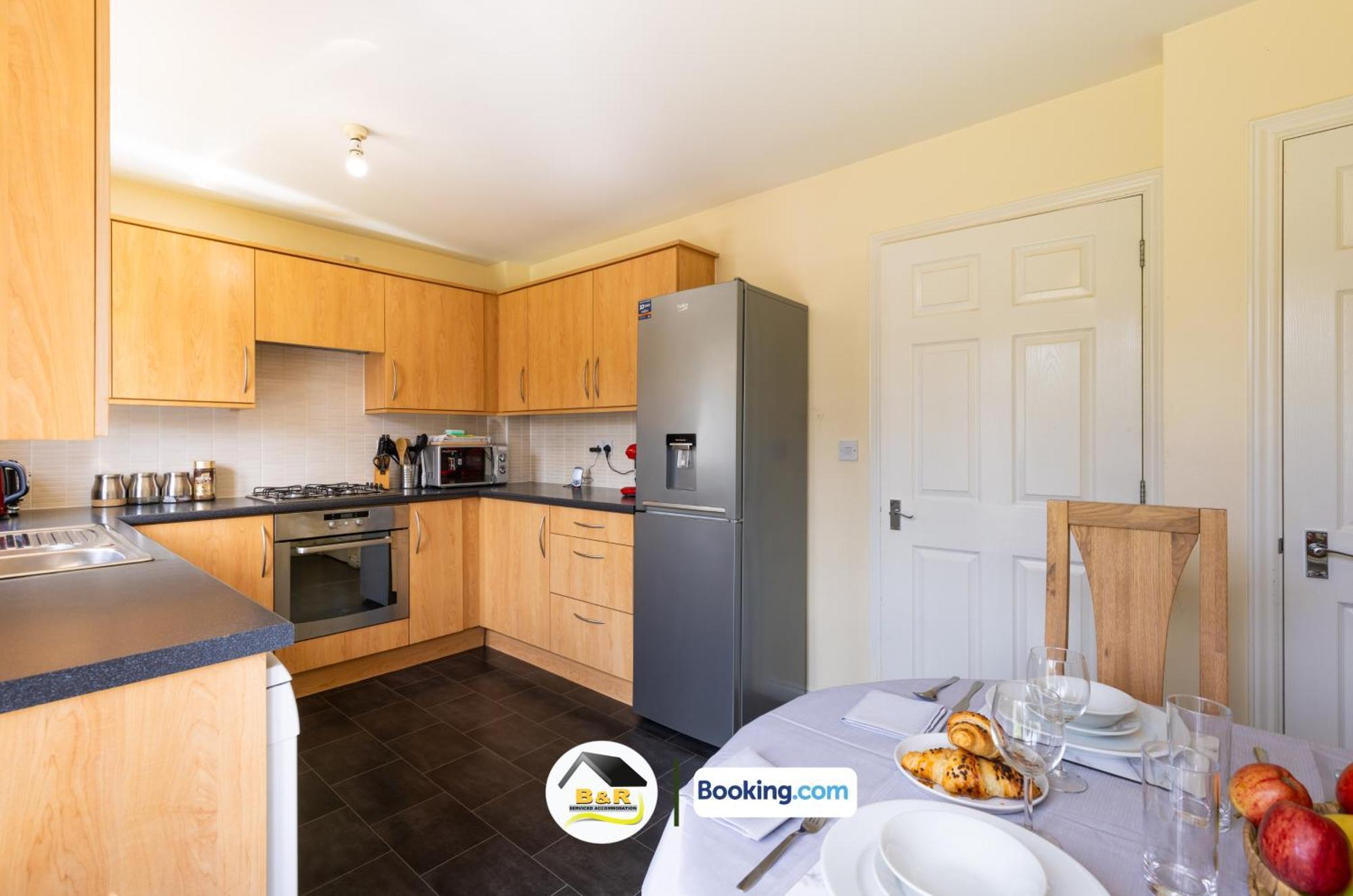 3 Bedroom House By B And R Serviced Accommodation Amesbury With Super Fast Wi-Fi 145Mbps Exterior photo