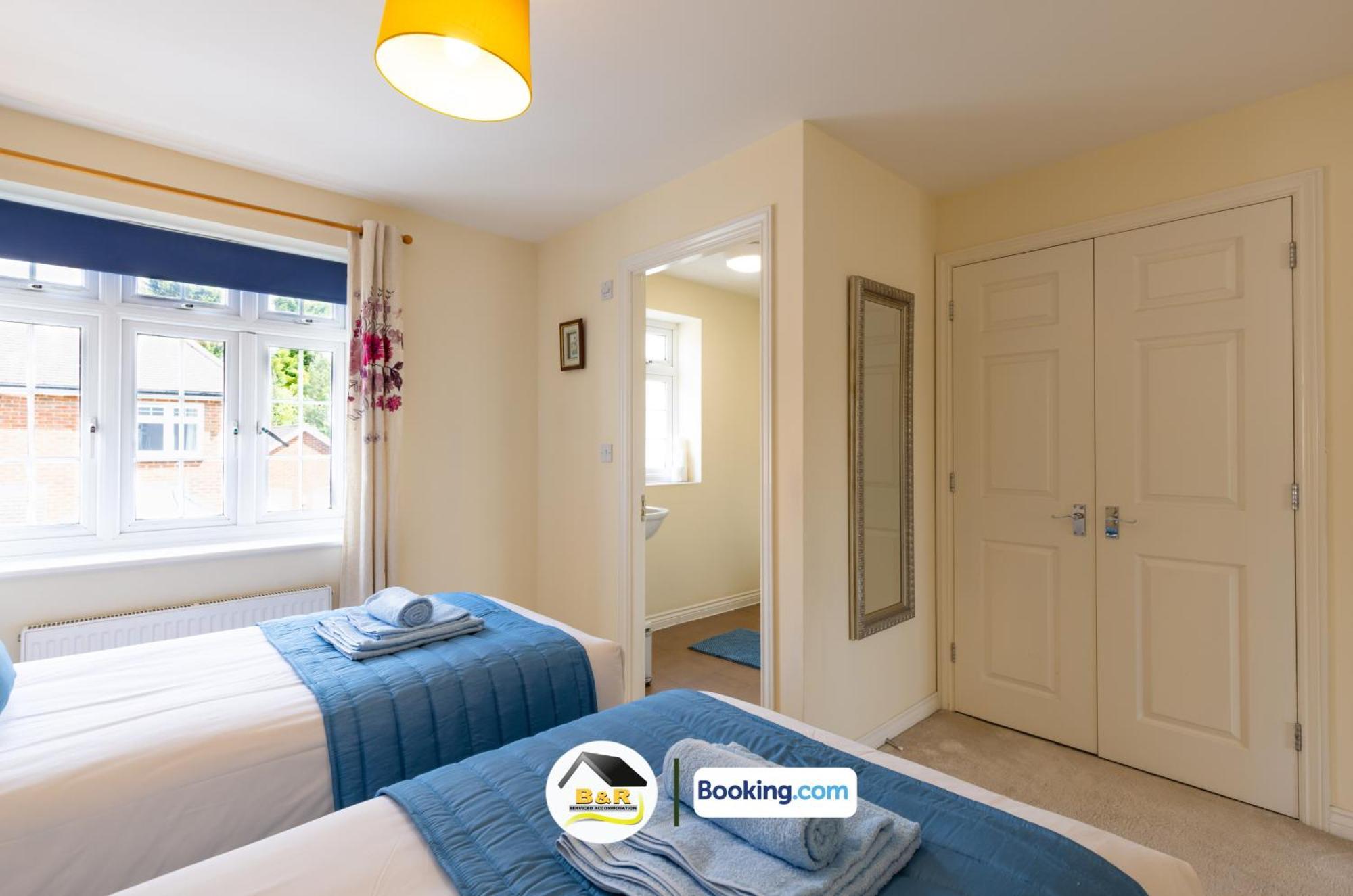 3 Bedroom House By B And R Serviced Accommodation Amesbury With Super Fast Wi-Fi 145Mbps Exterior photo